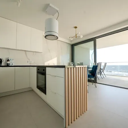 Horizon Hevenia Z Duzym Tarasem I Widokiem Na Morze Rewal